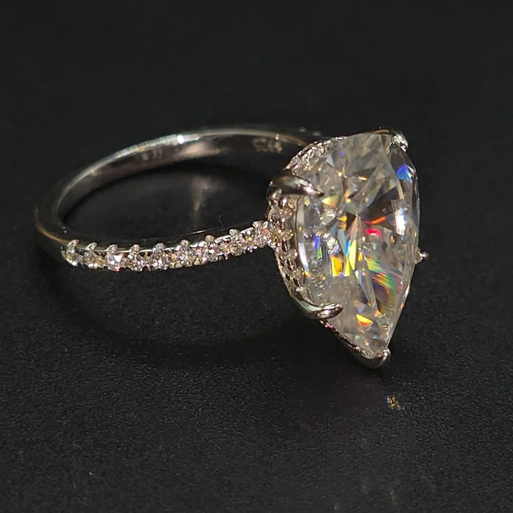 4ct FIRE 🔥 Moissanite Diamond Ring | S925 | Hidden Halo. Pear Cut. - Picture 2 of 6